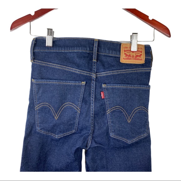 Levi’s Strauss & CO. Blue Stretchy Blue Jeans - Picture 7 of 7